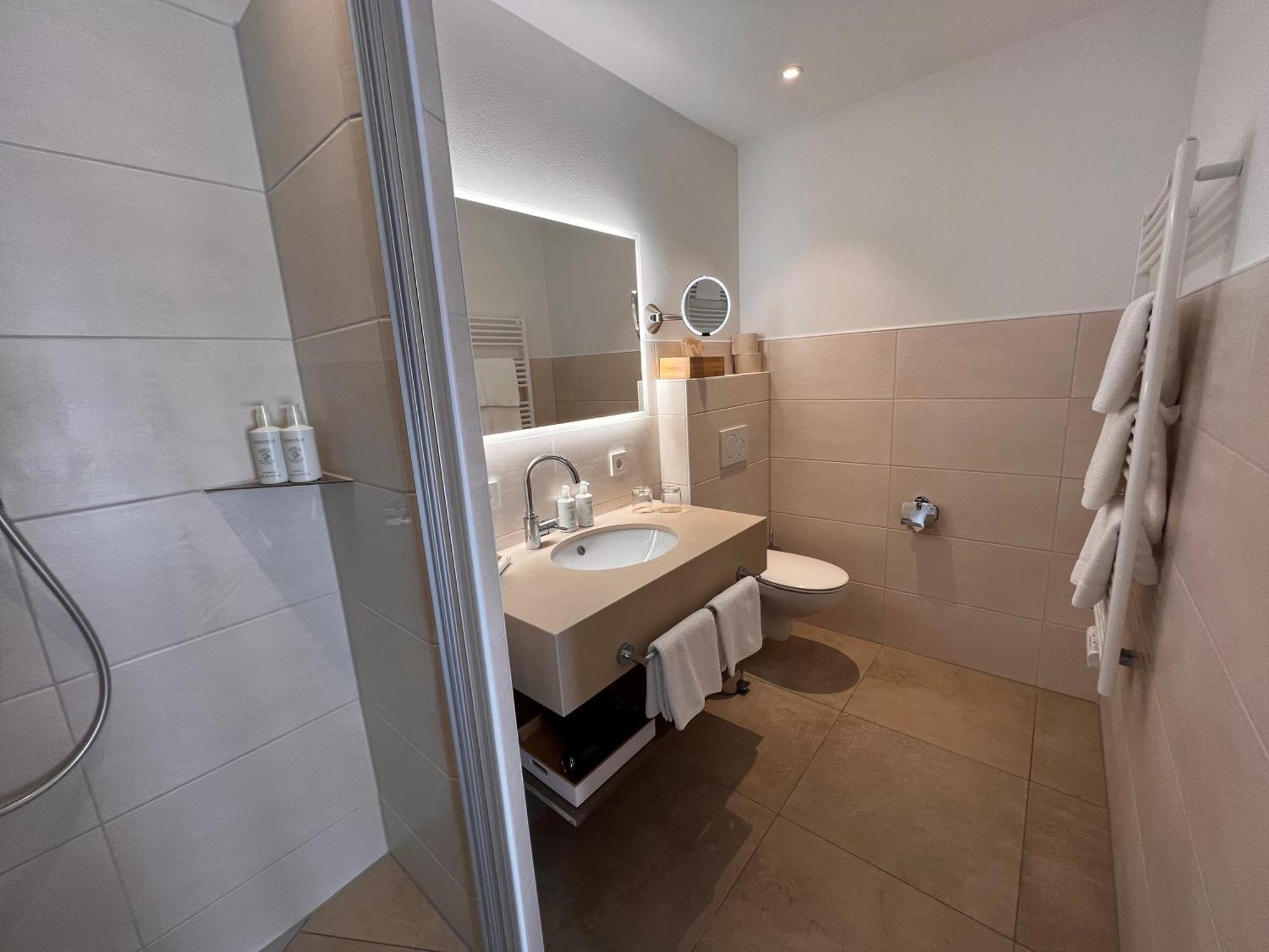 Adler Haeusern Gourmet & Spa Hotel Exteriör bild