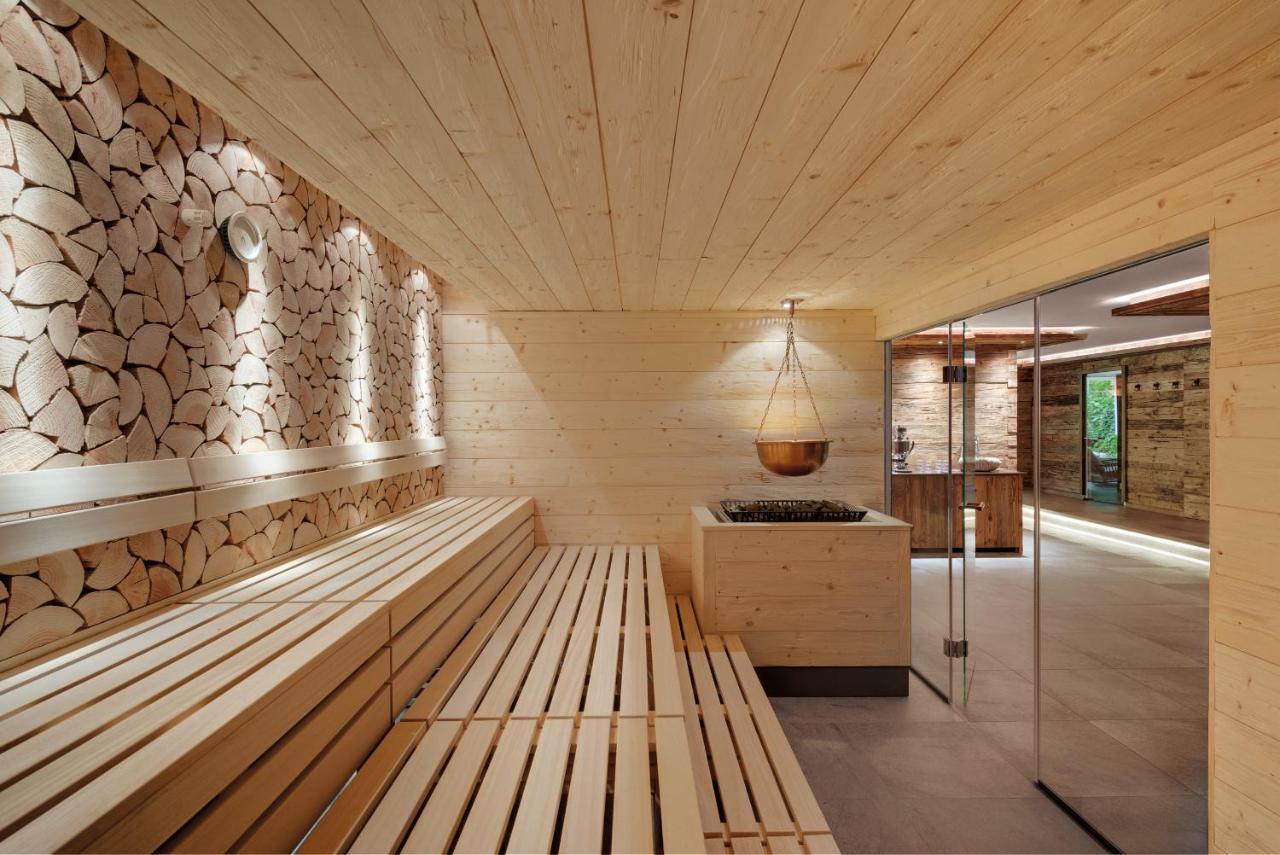 Adler Haeusern Gourmet & Spa Hotel Exteriör bild